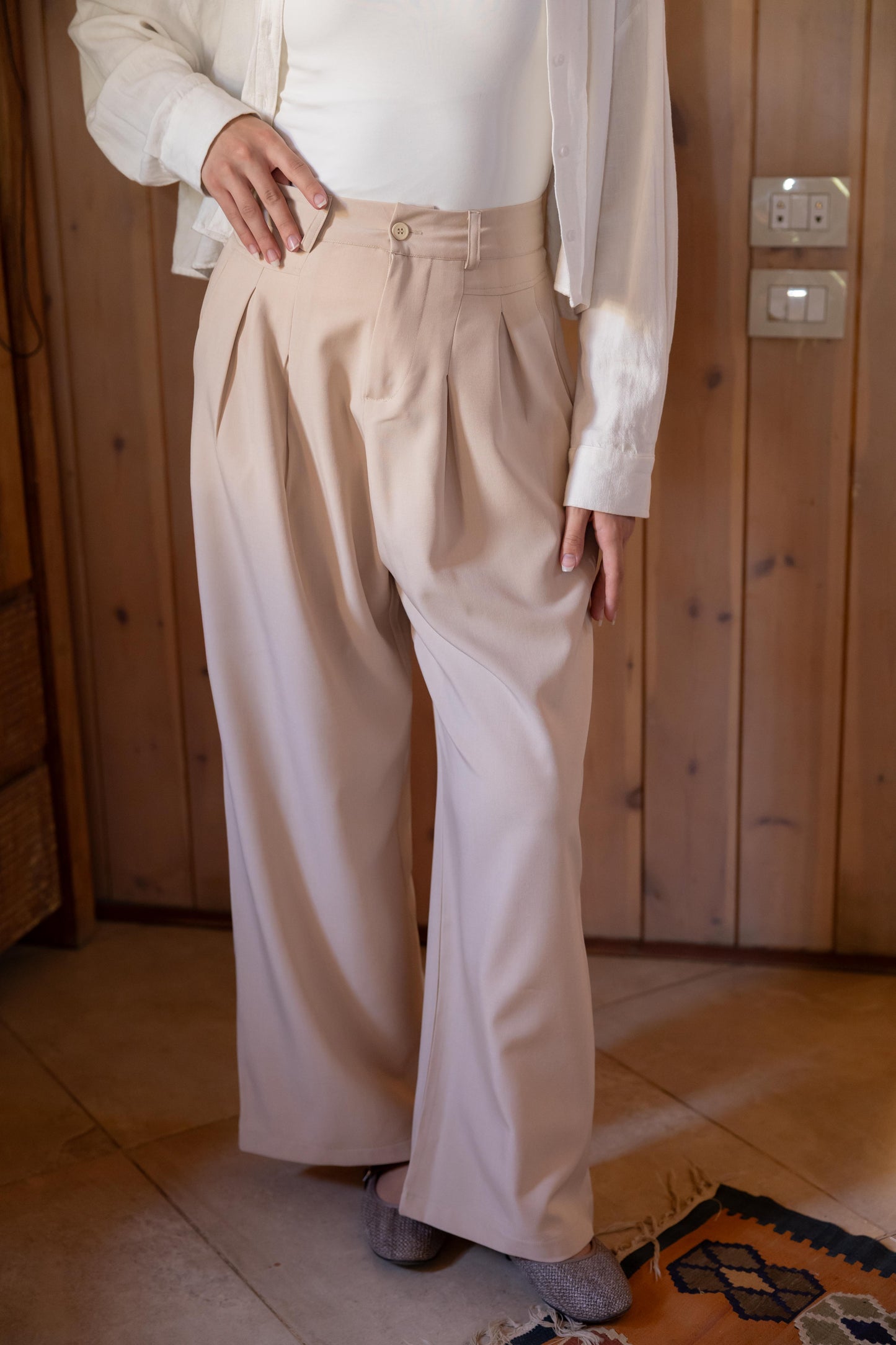 Bossy Pants in beige